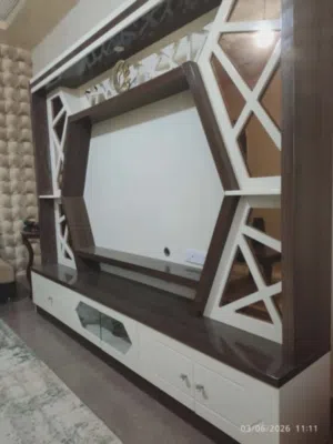 السلام عليكم مكتبة للبيع استعمال نضيف ماليهاش شهر لبيع مكانها ضيق مش اكتر صور قدام لعيون