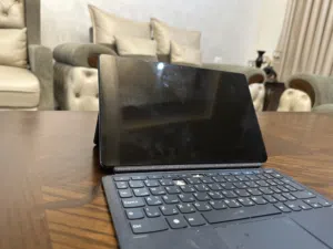 Lenovo tablet p11 128gb 6رام الجهاز كلشي فيه تمام  البطارية شوي ضعيفه