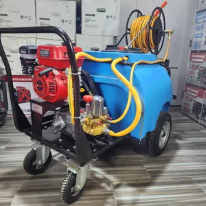 مكينة رش المبيدات بمب خزان ماطور بيب 7 حصان خزان 200 لتر بمب اصلي شركة الزرع العمانية ضمان ثلاث شهور