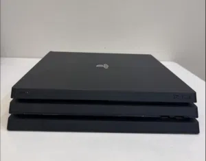 ps4 pro  حالة الجهاز جيدة جدا لا يوجد به أي عيوب او مشاكل