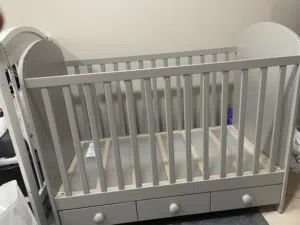 Baby Crib with Storage Drawers