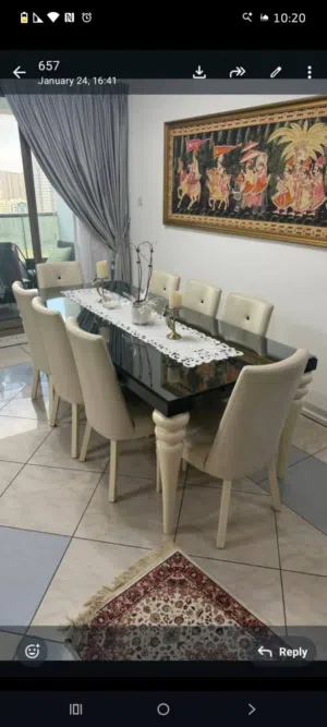 طاولة طعام جلد 8 اشخاص