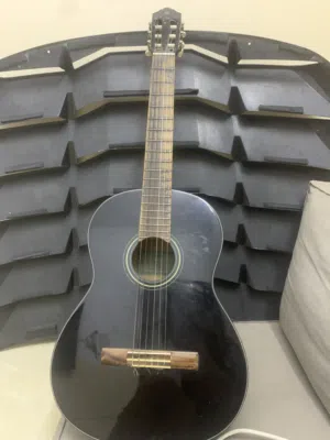 قيتار ياماها c40
