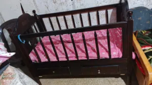 تخت بيبي خشب ثقيل