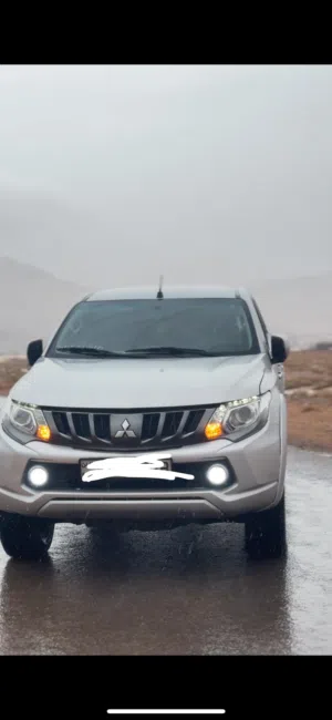 ميتسبيشي 2019 بكب للبيع