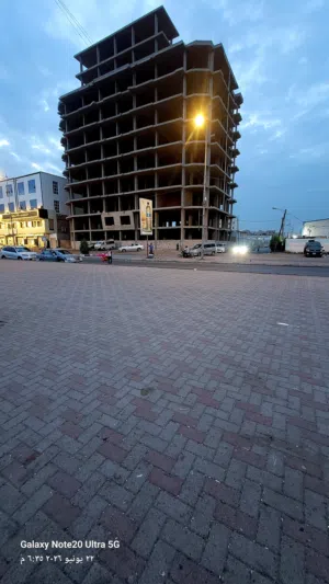عماره 11 دور ركنية للبيع على كورنيش المحافظ مع حوش خلفي التفاصيل في الوصف