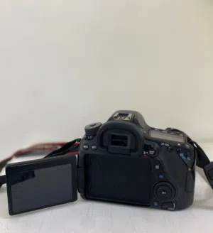 كاميرا كانون 60d مع عدسه 50_1.4 احترافيه في التصوير