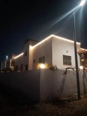 165 m2 4 Bedrooms Townhouse for Sale in Irbid Sal