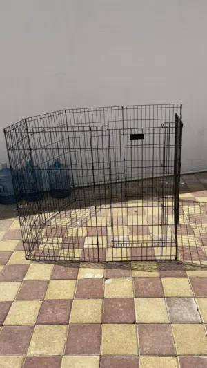 قفص للبيع ينفع للكلاب الصغير والكبيره