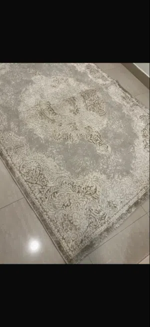 سجاده لون بيج مقاس 150x220 cm ناعمه جديده