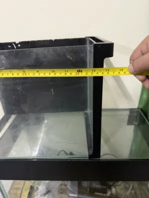 حوض عدد 2 مع البعض من الملتزمات