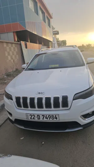 جيب شيروكي ( بزون ) موديل 2020 لحجم المحرك 2.4L لبيع فقط السعر 127 ورقة