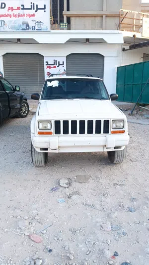 جيب شيروكي باكو 4.0 رباعية موديل 2000