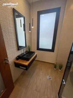 فيلا للبيع سوق الجمعة 11 يونيو 3 طوابق / تشطيب vip موقع ممتاز خلف حلويات الساحل شارع قطرن