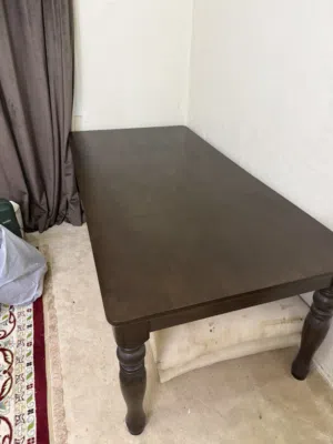 طاولة طعام للبيع قابل للتفاوض