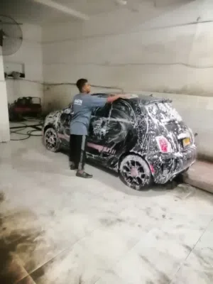 فيات 500اصل سياره نظيفه جدا واقتصاديه وتمت صيانه المركبه من الألف إلى الياء وجاهزه للاستعمال للبيع ا