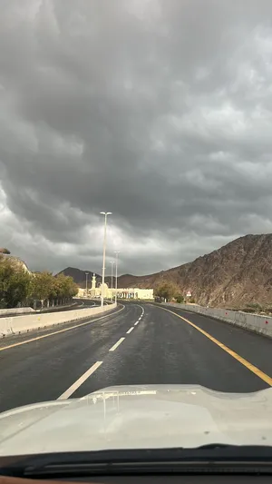 تويوتا ‏هيلوكس ‏GL ‏2024