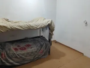 bedspace available 30 kd nice and clean