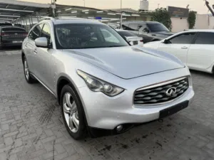 Used Infiniti FX35 in Ajman