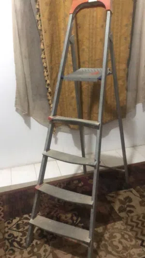 سلم المنيوم