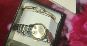 ساعة واسوارة