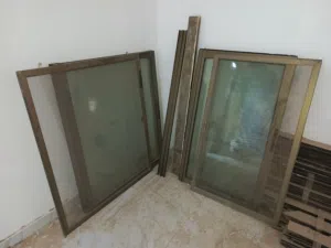 ثلاث شبابيك زجاج دبل للبيع