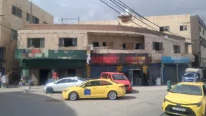 مجمع تجاري ع شارع جيش دخلو شهري الان 310 واذا تأجر بالكامل بصير دخلو 1000 شهري مطلوب فيه 80 الف