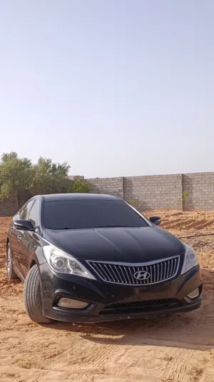 اباتشي 2011 السيارة في حالة ممتاز صالون خمري