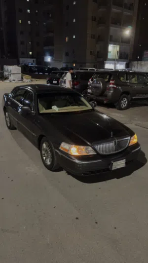 2006 Lincoln Town Car Signature Limited V8 Dark Grey  Full Option  4.6L American Luxury Sedan