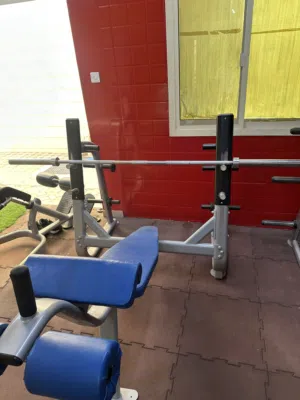 جهاز جم بنش سفلي بحاله ممتازه استعمال منزليOnly lower bench) home use)
