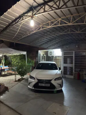 لكزس es 300 h هايبرد 2022 صالون
