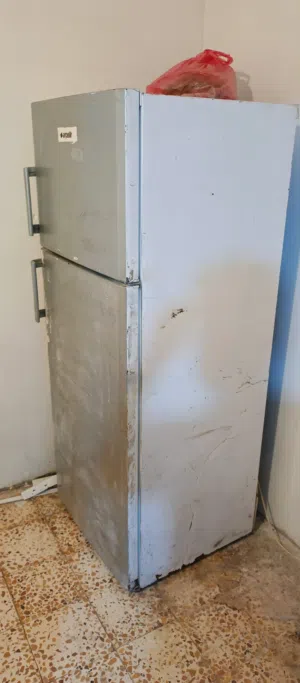 للبيع ثلاجه هوائيه شغاله تمام