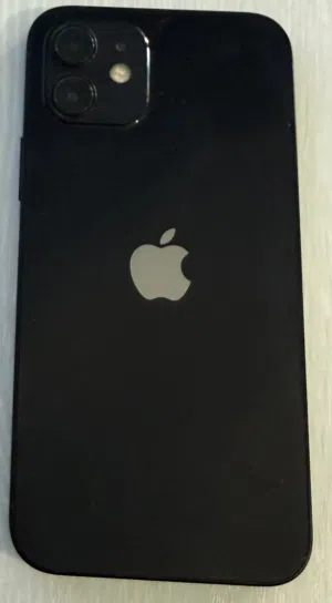 Iphone 12 128gb مع الكرتونة و السلك الأصلي بحالة ممتازة