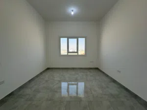 شقة للإيجار ابو ظبي مدينة الرياض تتكون من   2:غرفتين   1:صالة   مطبخ  2:دورات مياة   يتوفر في الموقع