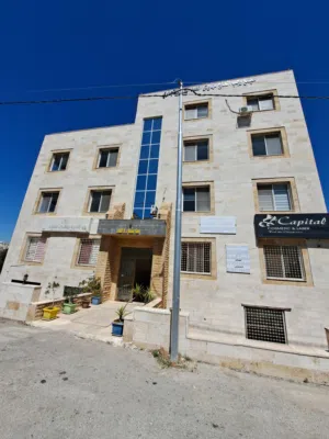 مكاتب تجارية للإيجار في موقع حيوي جداً في المدينة الرياضية بجانب الحديقة المرورية والمحكمة الشرعية