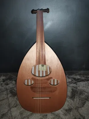 عود قاروط سوري - (سحب) بحالة الجديد تماماً..