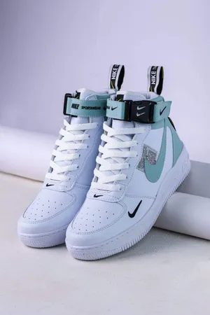 Sport Shoes . Nike . 404