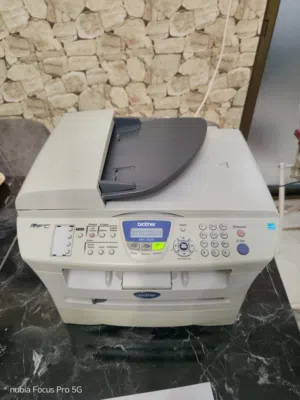 طابعةProther MFC 7420 ليزر بحالة ممتازة عليها ملاحظة بسيطة هي عدم سحب الورق يعني اللسان ما بمسك الو