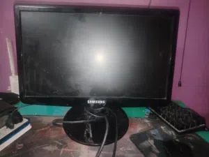 20.7 Samsung monitors for sale in Zarqa