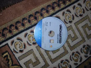 اسم اللعبه uncharted فيها الجزء1 وا الجزء2 والجزء 3 مرحبا تعال خاص عشان نتفاوض على السعر