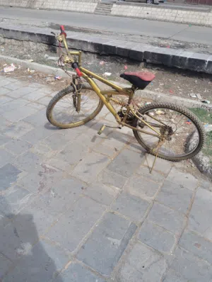 سيكل سباقي عرطه للكبار ب37000الف يمني فقط