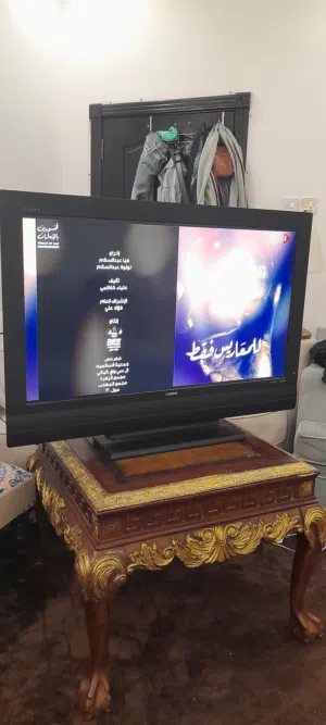 تلفزيون نظيف لو يشتكي من شيء واضح جدا لبيع سعر خيالي