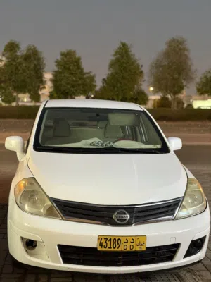 نيسان كامرى مره نظيفه خاليه من اي حوادث أمورها مره طيبه