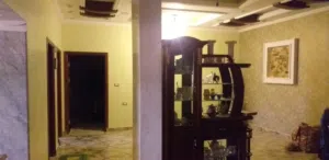 منزل ثلاثة طوابق مفصولات للبيع في سوق الجمعة عرادة جامع عبدالله بن مسعود .