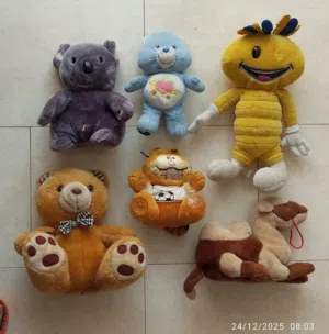 للبيع العاب اطفال دمى مختلفة