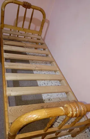 سرير لوح سويدي