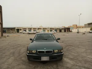 BMW 730 V8 الفئة السابعة E38