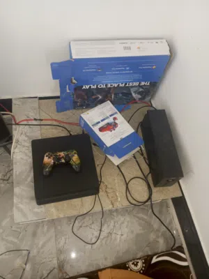 بلي 4 للبيع شوف الوصف مهم