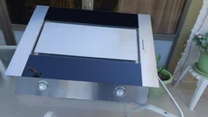 شفاط مطبخ مع سبوتات بحالة ممتازة