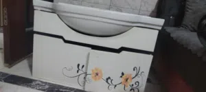 مغسله كبيره تعليق مع محلقاتة